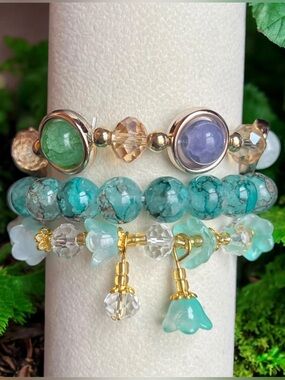 Green Lily Charm Beaded 3 Pieces Stretch Bracelet Set